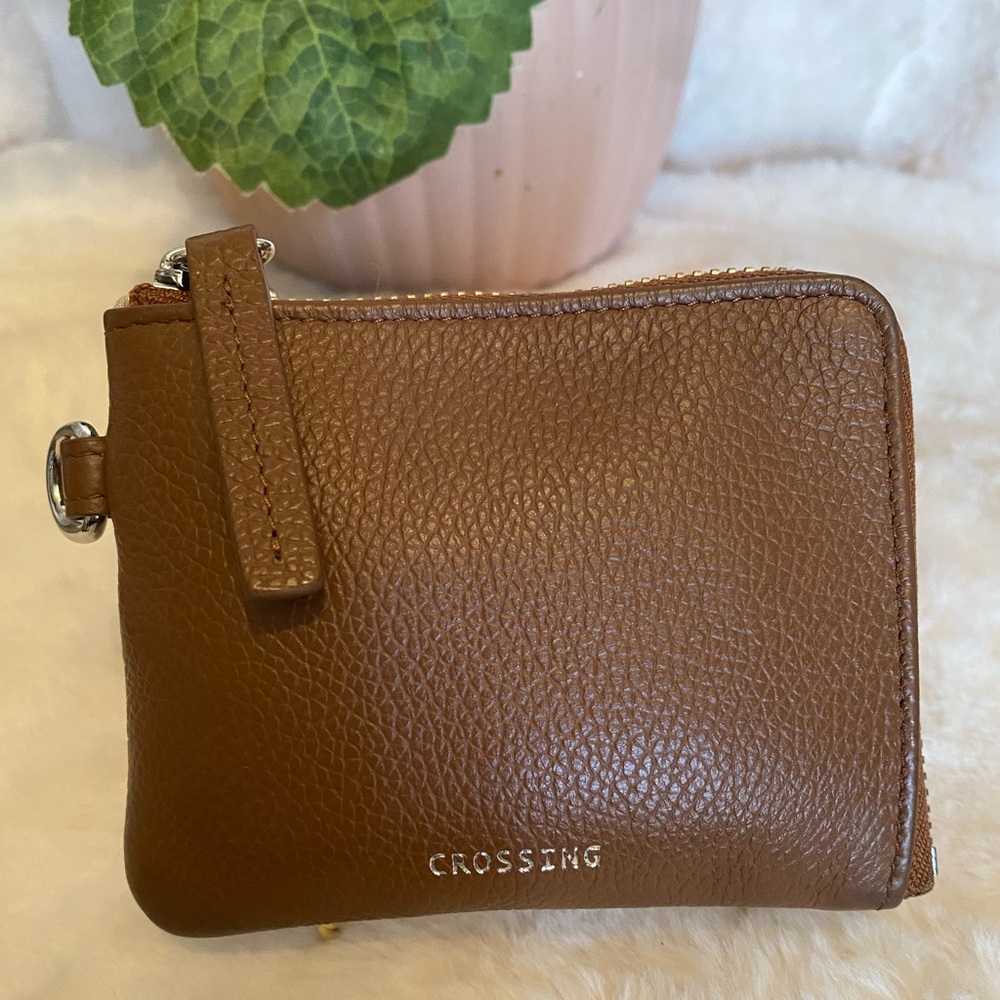 Crossing full grain leather pouch